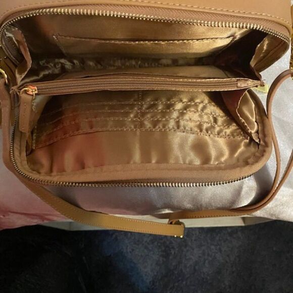 Joy & Iman Tan leather crossbody purse - Picture 4 of 6